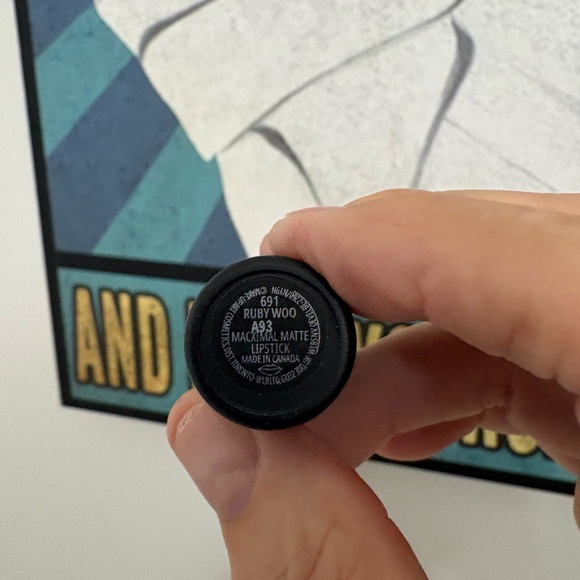 MAC Cosmetics Vivid Red Lipstick - Picture 4 of 4